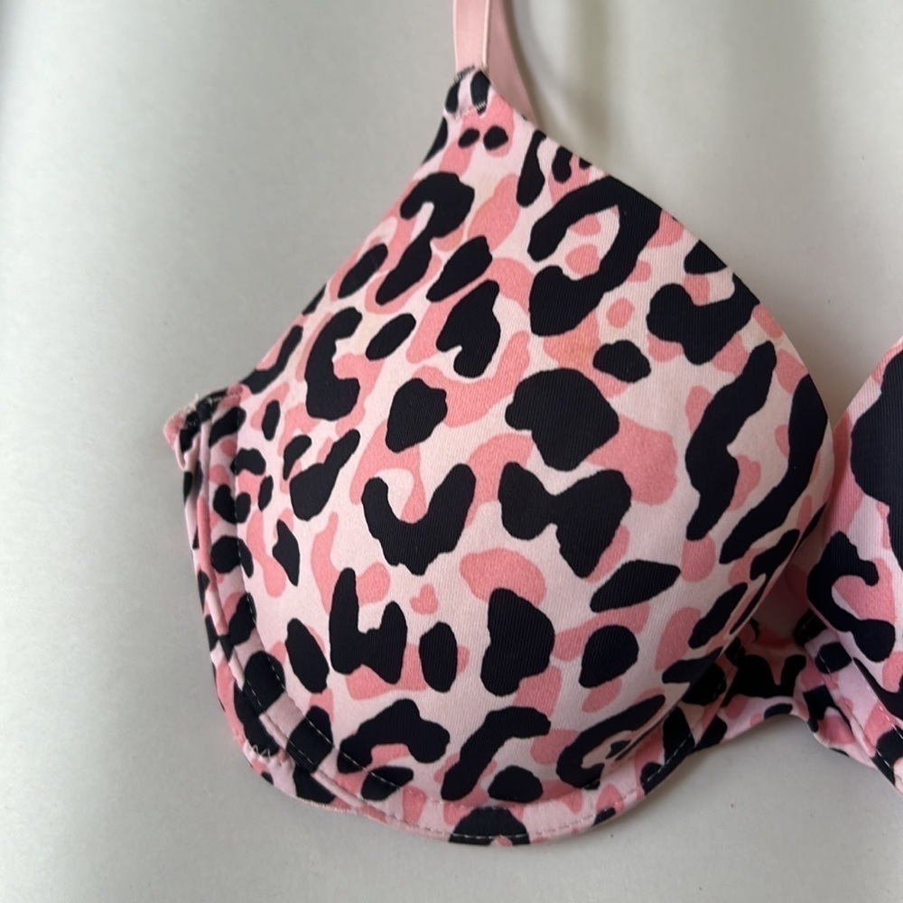 PINK Victoria’s Secret Wear Everywhere Push Up Bra, barbie pink leopard size 32D - Picture 2 of 12